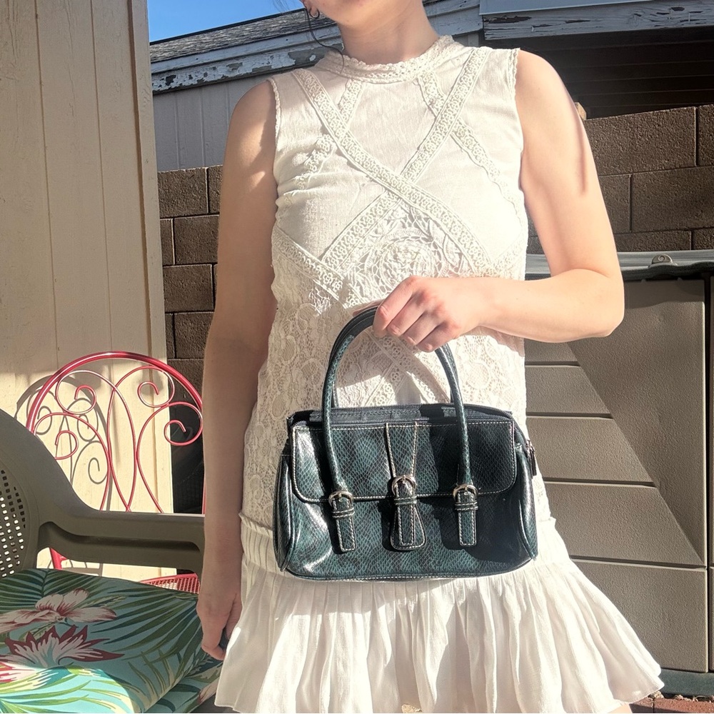 Elegant Black Leather Handbag